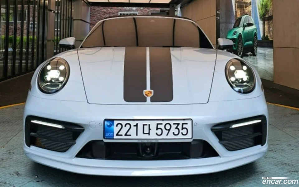 Porsche 911 (992) 2024 — thumbnail 3