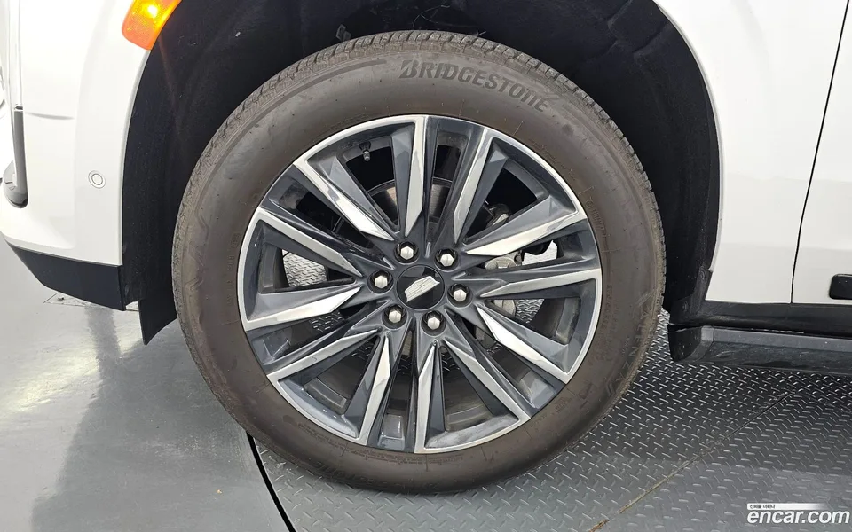 Cadillac Escalade 6.2 2023 — миниатюра 2