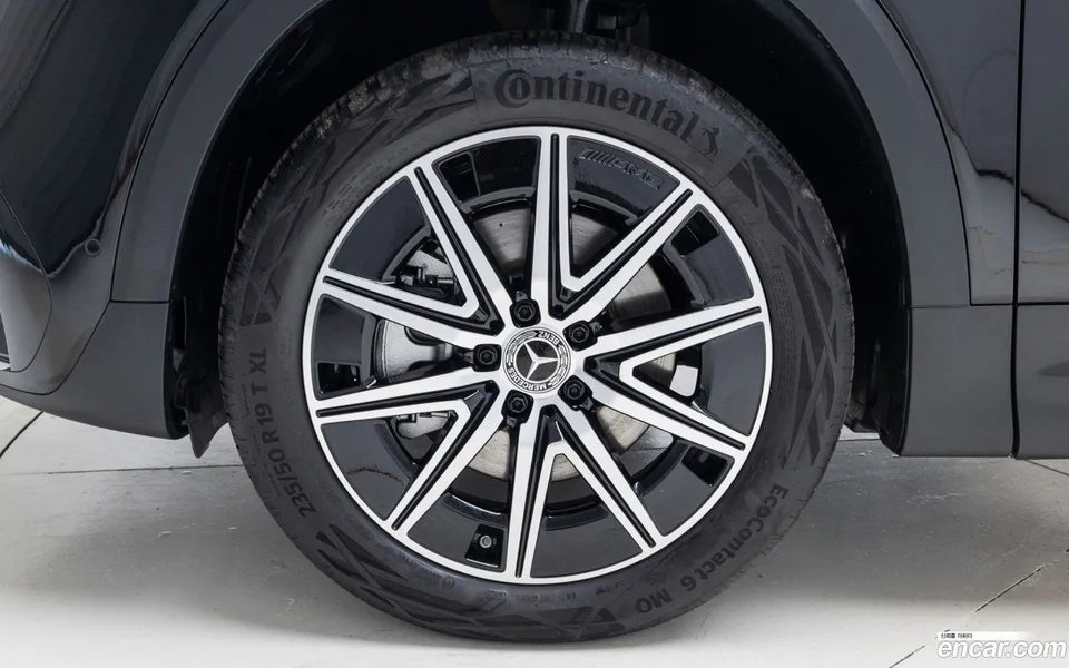 Mercedes-Benz EQB EQB300 4MATIC AMG 2025 — thumbnail 2