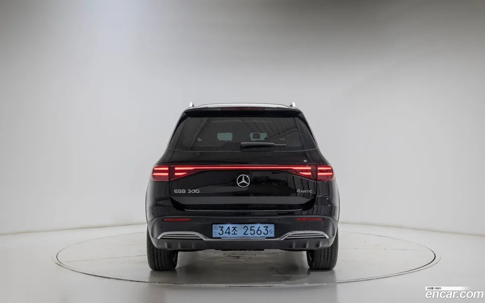 Mercedes-Benz EQB EQB300 4MATIC AMG 2025 — thumbnail 4