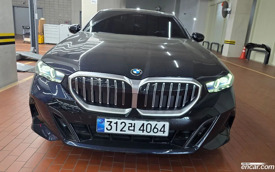 BMW 5 Series 520i M 2025 — photo 1, buy with delivery to Moscow