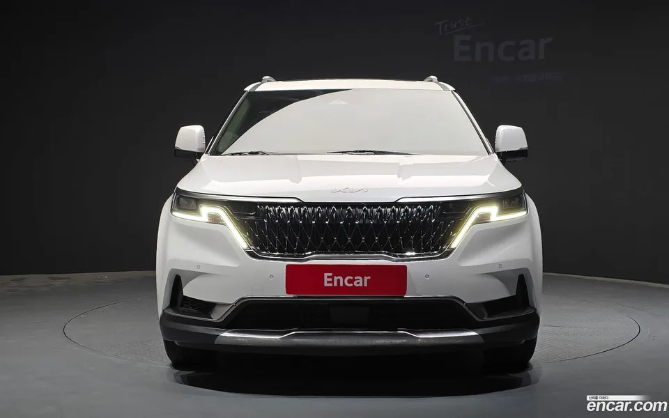 Kia Carnival 11 2023 — thumbnail 3