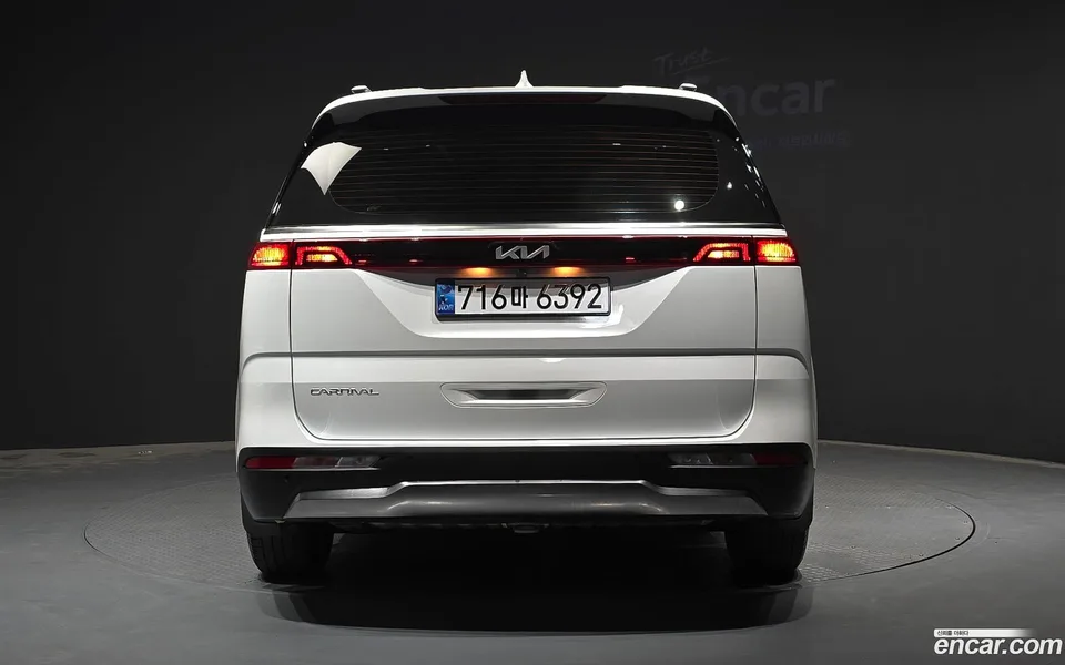 Kia Carnival 11 2023 — thumbnail 4