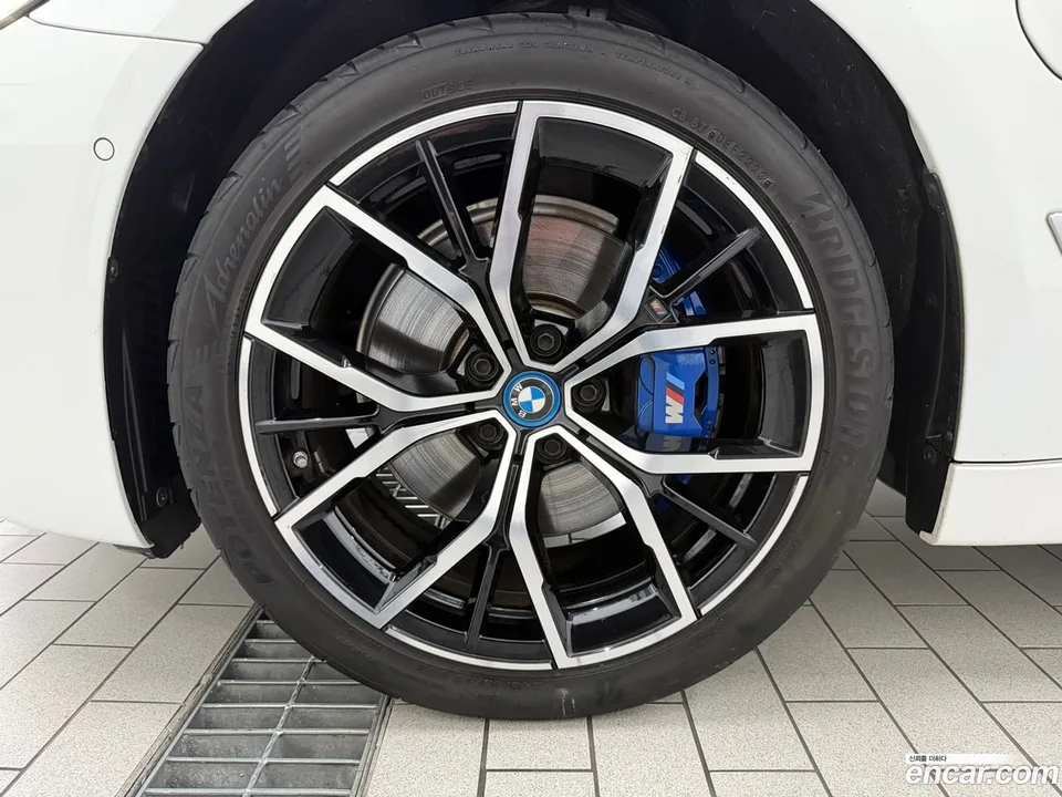 BMW 5 Series 530e M 2022 — миниатюра 2