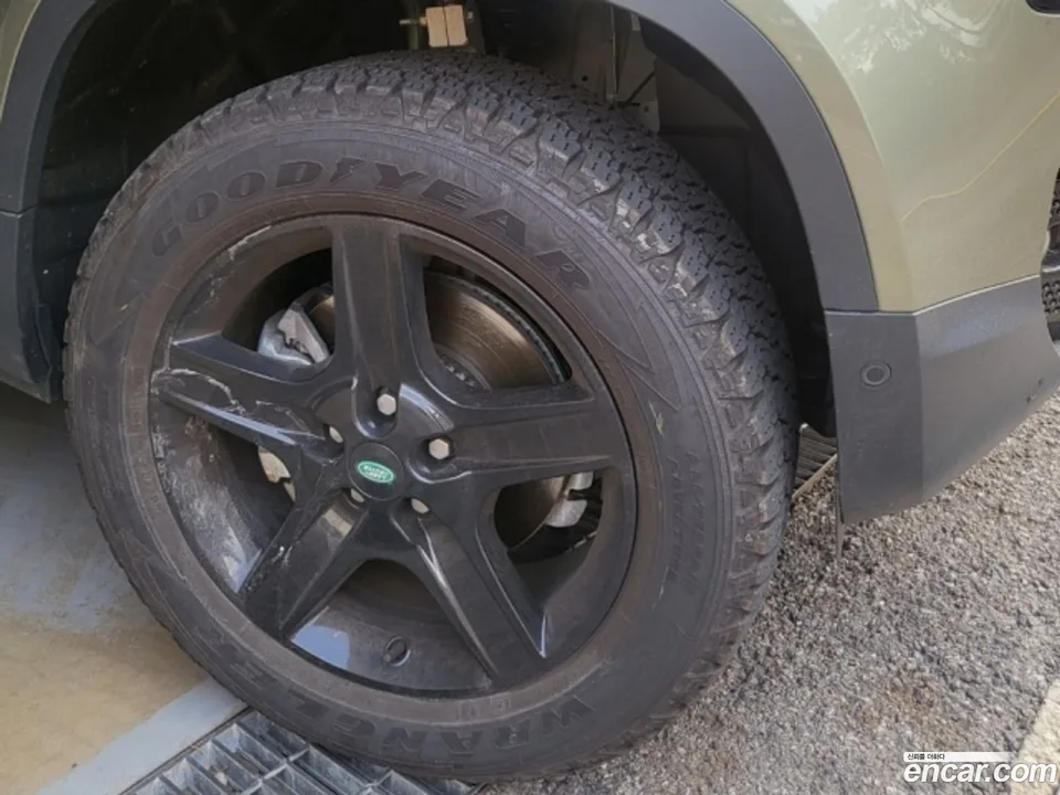 Land Rover Defender 90 D250 SE 2023 — thumbnail 4
