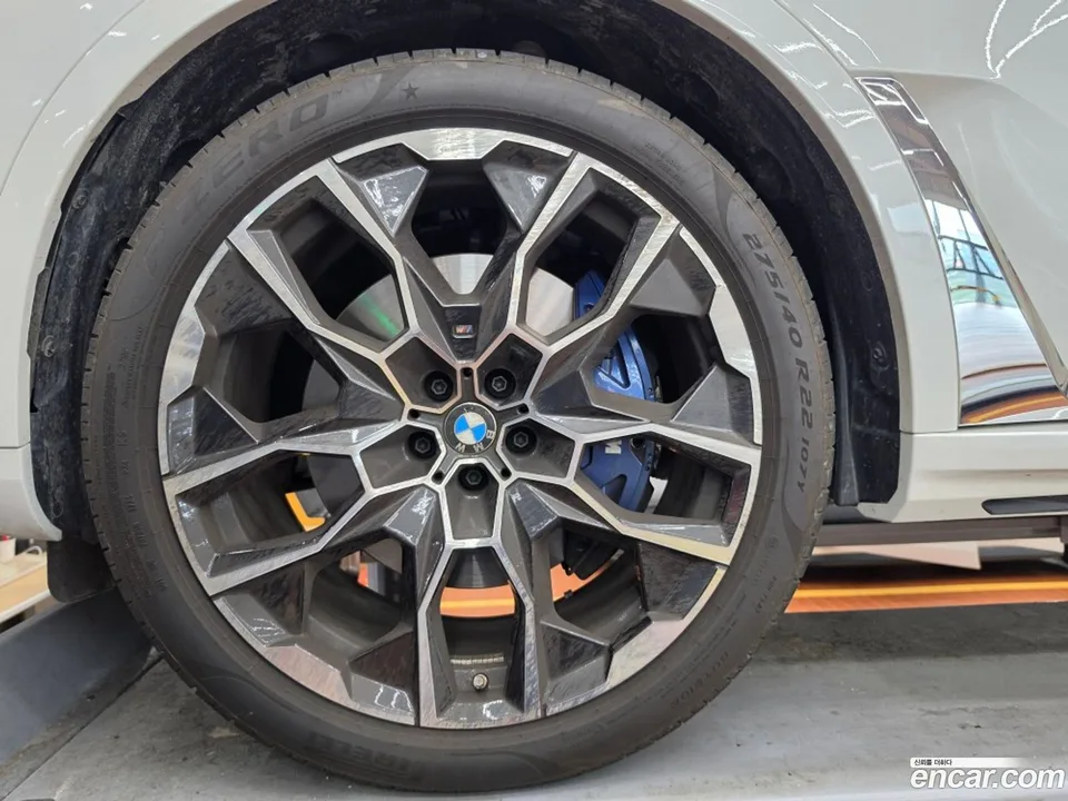 BMW X7 xDrive 40i M 6 2025 — thumbnail 2