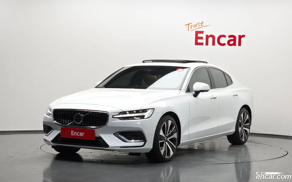 Volvo S60 B5 2024 — photo 1, buy with delivery to Moscow