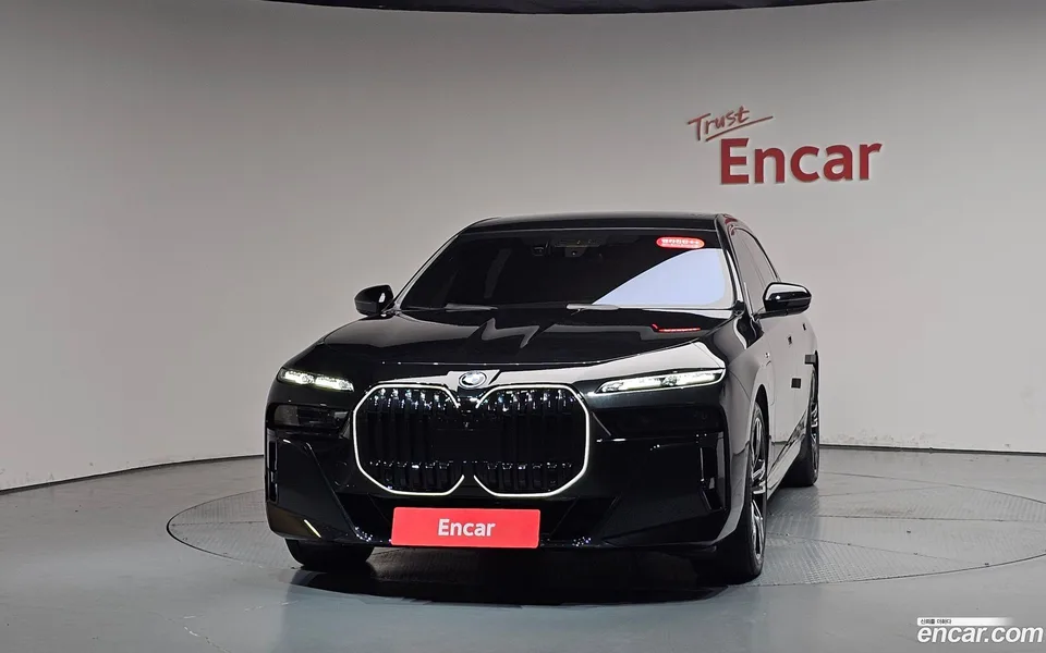 BMW 7 Series 750e xDrive M 2024 — thumbnail 3