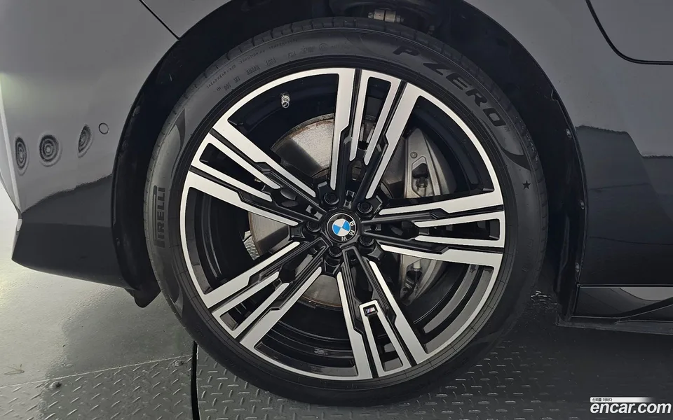 BMW 7 Series 750e xDrive M 2024 — thumbnail 5