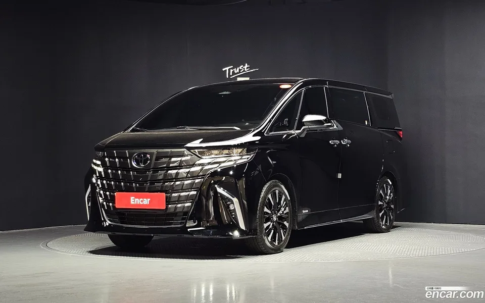 Toyota Alphard 2.5 HEV AWD 2024 — photo 1, buy with delivery to Moscow