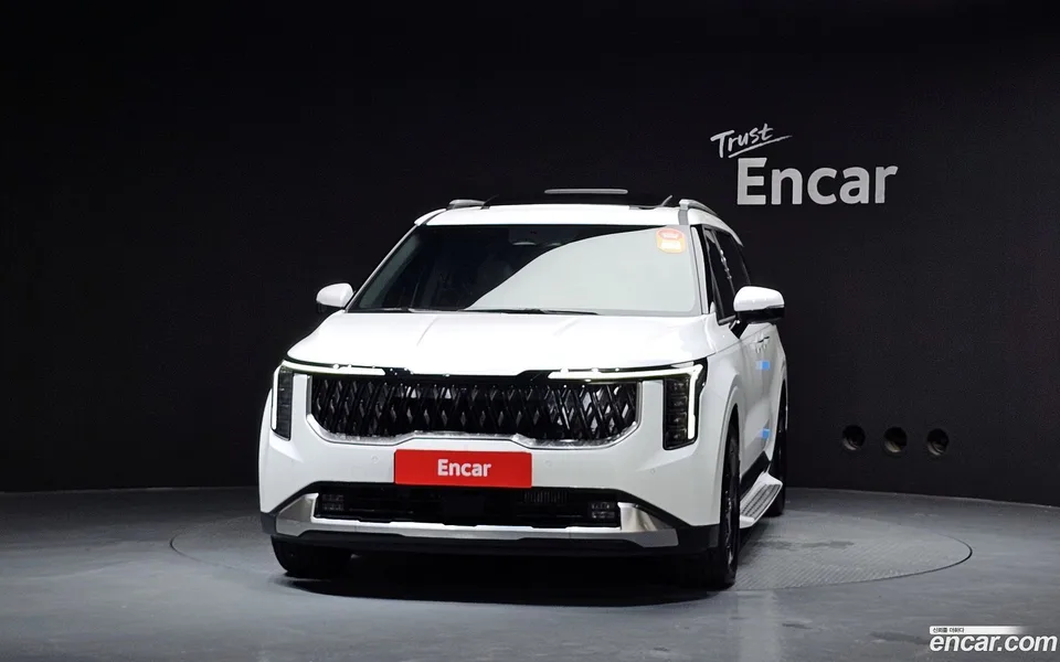 Kia Carnival 9 2024 — thumbnail 3