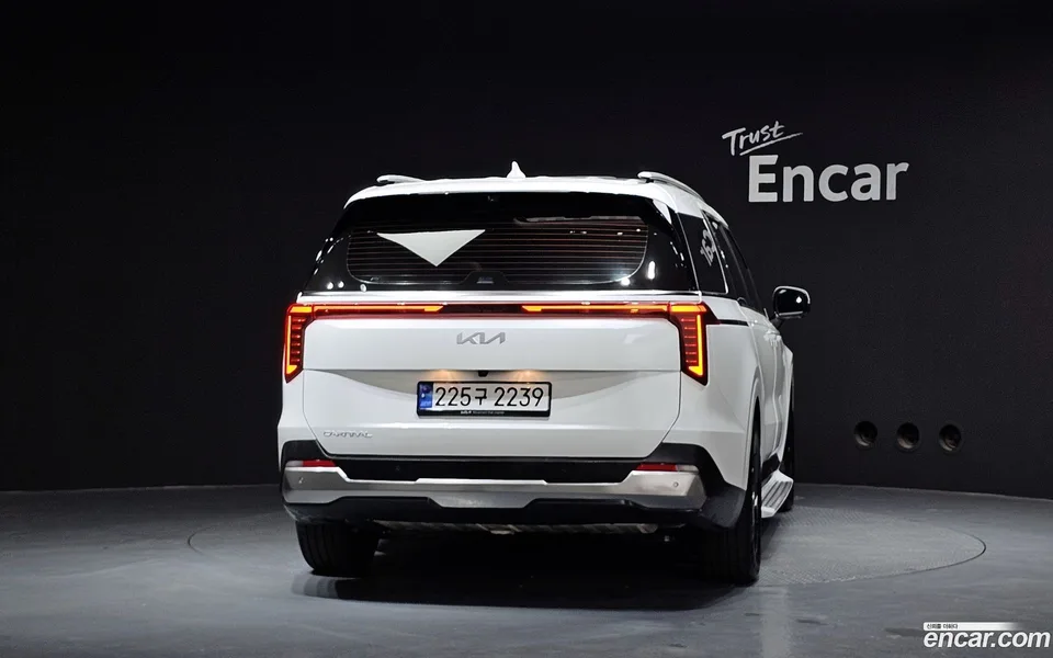 Kia Carnival 9 2024 — thumbnail 4