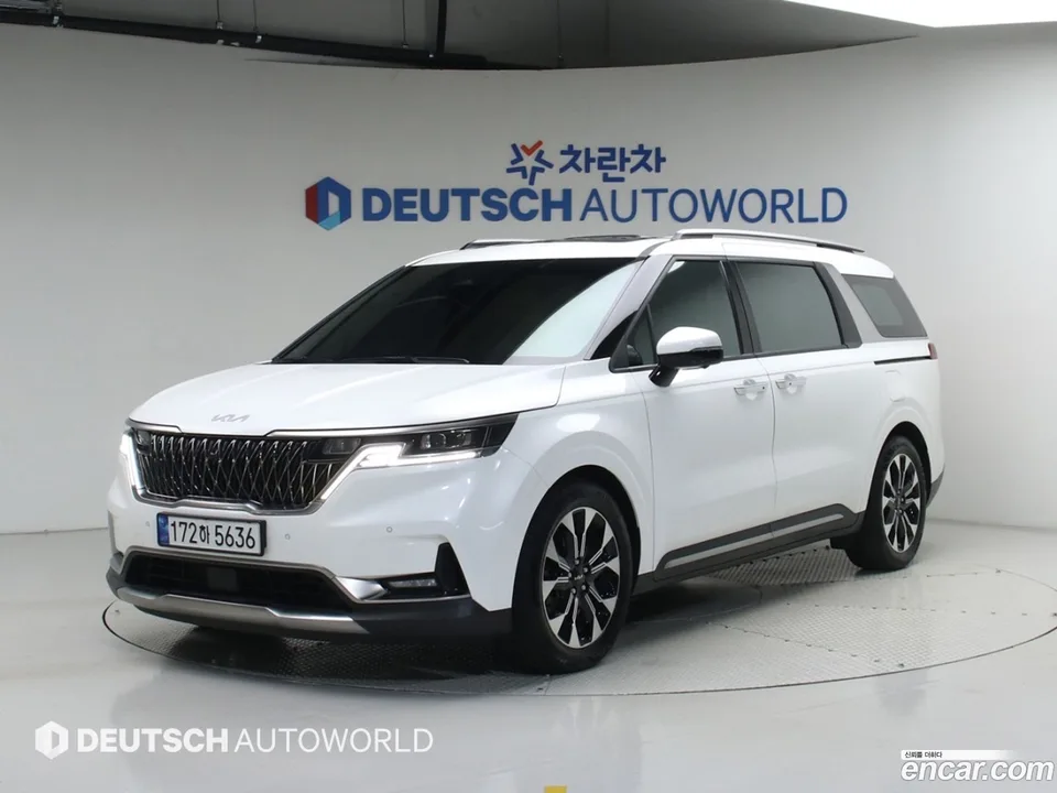 Kia Carnival 9 2022 — photo 1, buy with delivery to Moscow