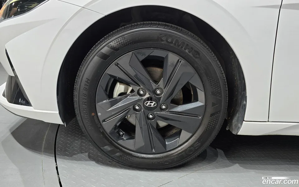 Hyundai Avante Hybrid 2023 — thumbnail 2