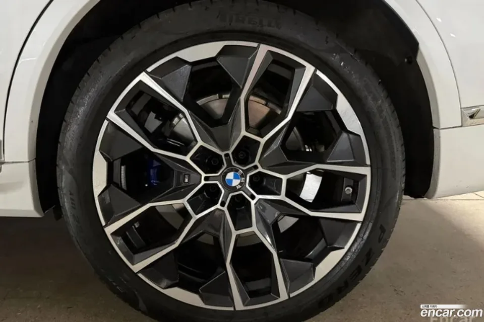 BMW X7 xDrive 40i M 6 2025 — thumbnail 5