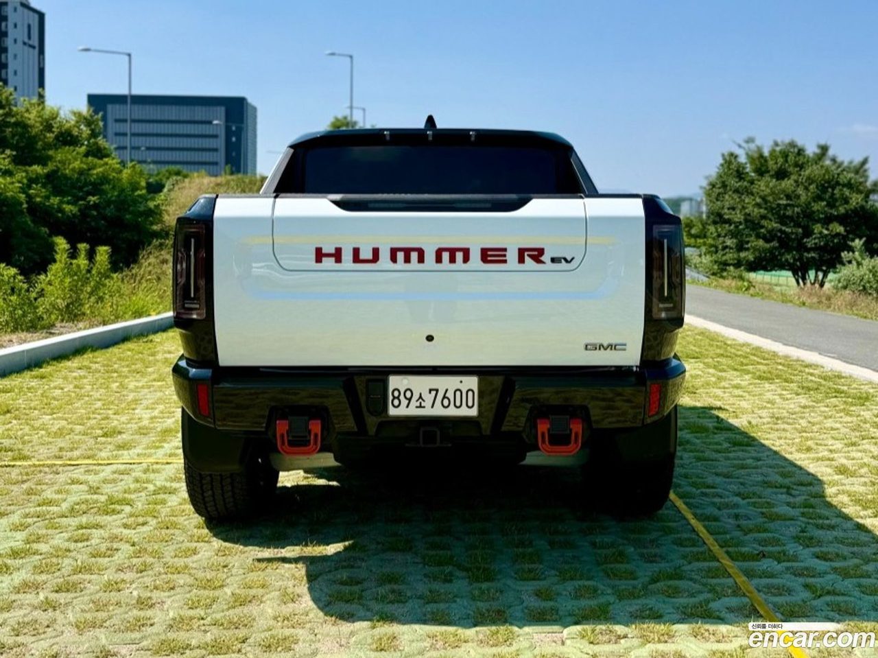 GMC EV 2024 — 3