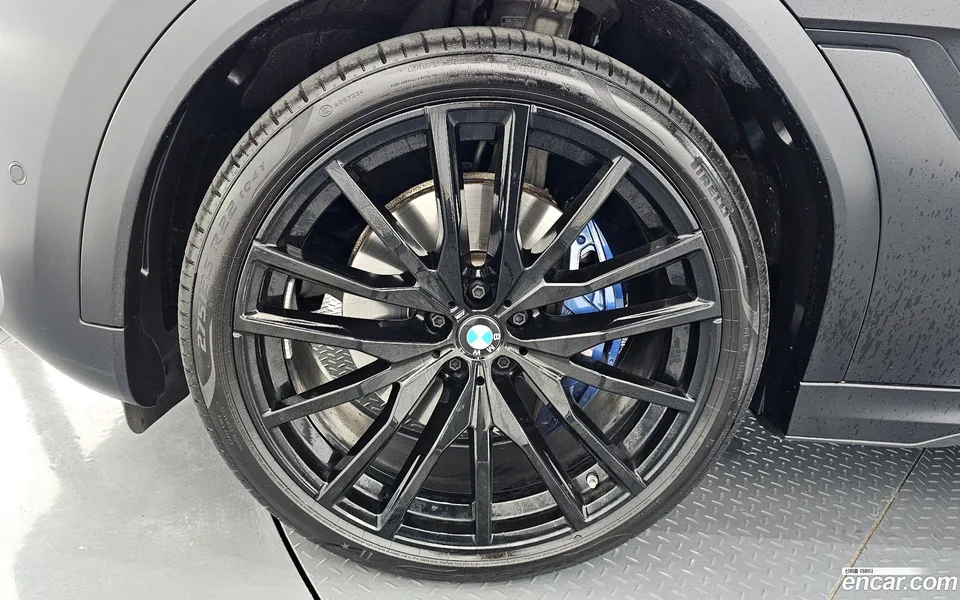 BMW X6 xDrive40i M 2025 — миниатюра 2