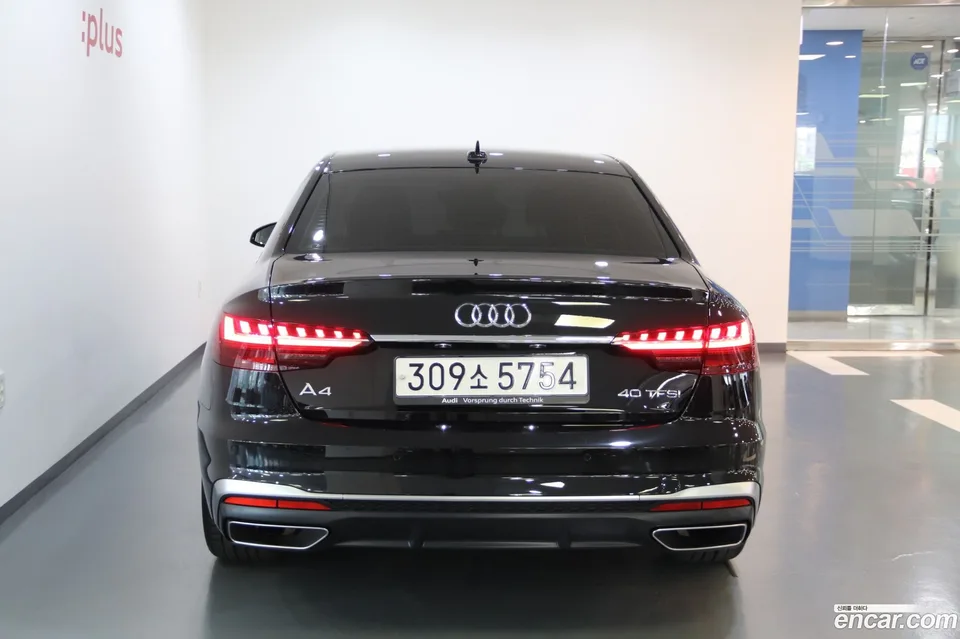 Audi A4 40 TFSI 2023 — thumbnail 4