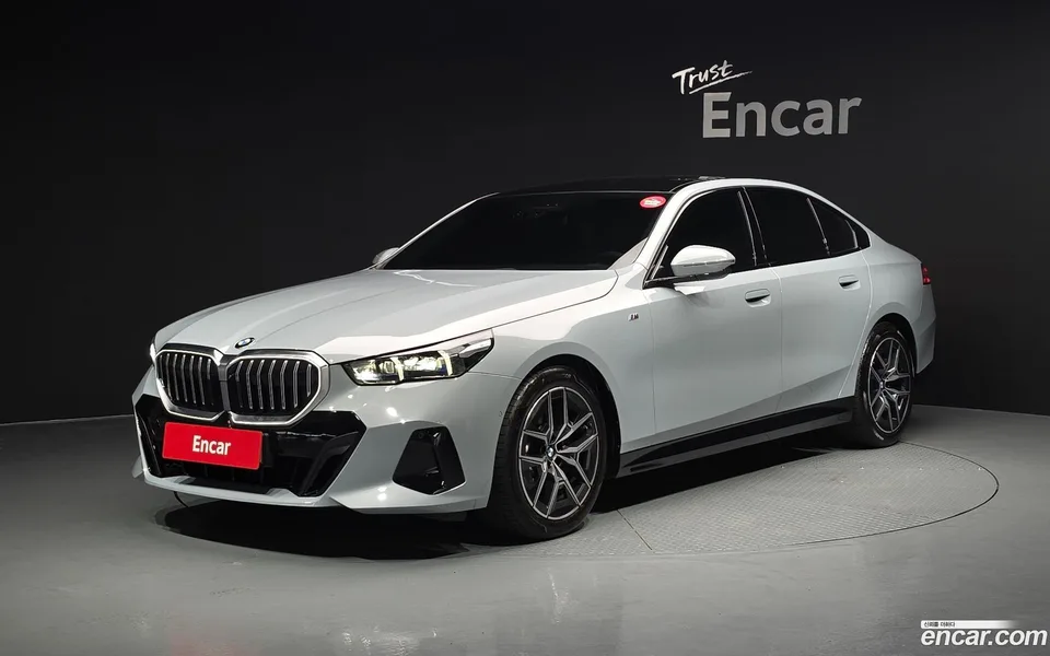 BMW 5 Series 520i M 2024 — photo 1, buy with delivery to Moscow