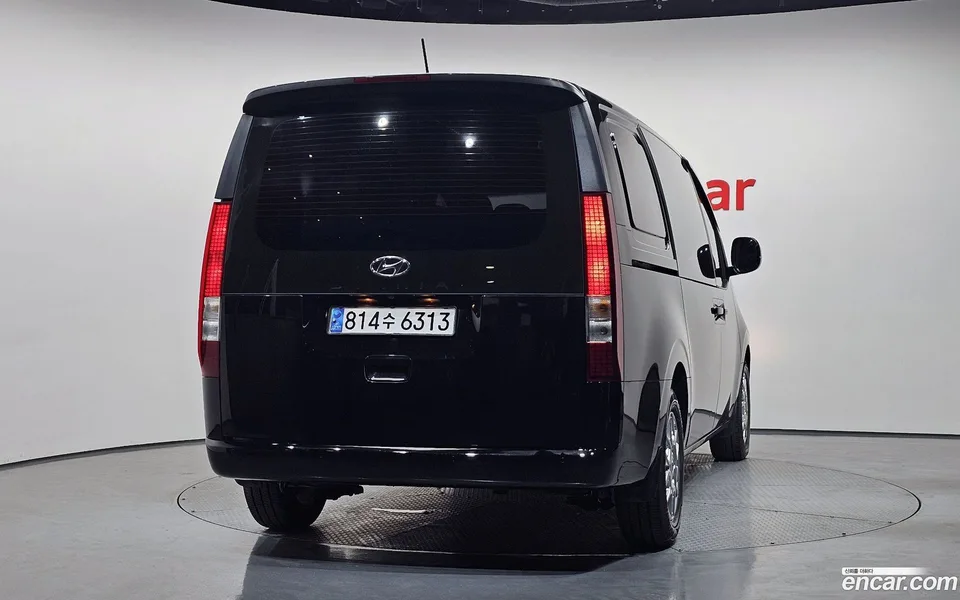 Hyundai Staria 5 2023 — thumbnail 4