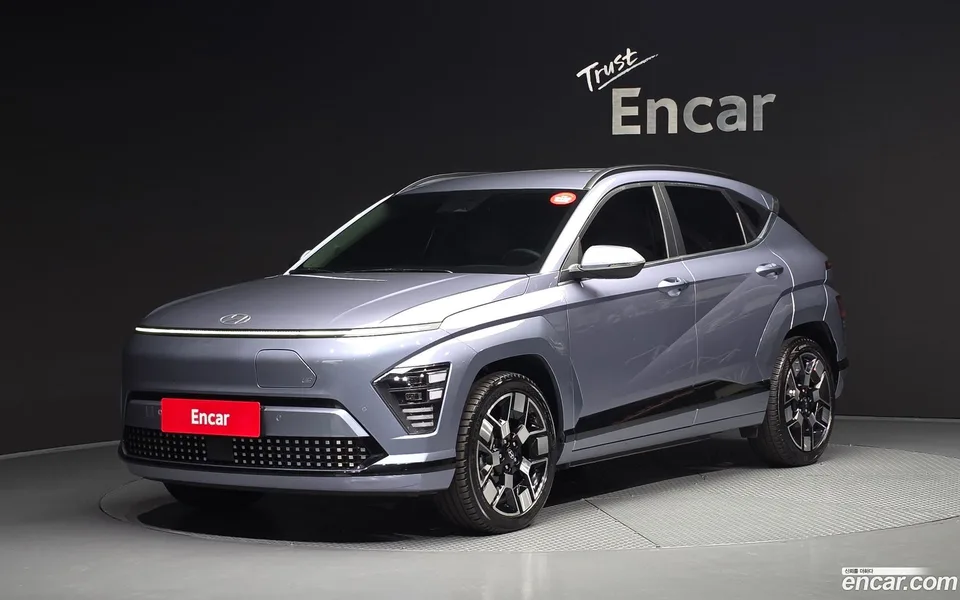 Hyundai Kona Electric 2023 — photo 1, buy with delivery to Moscow