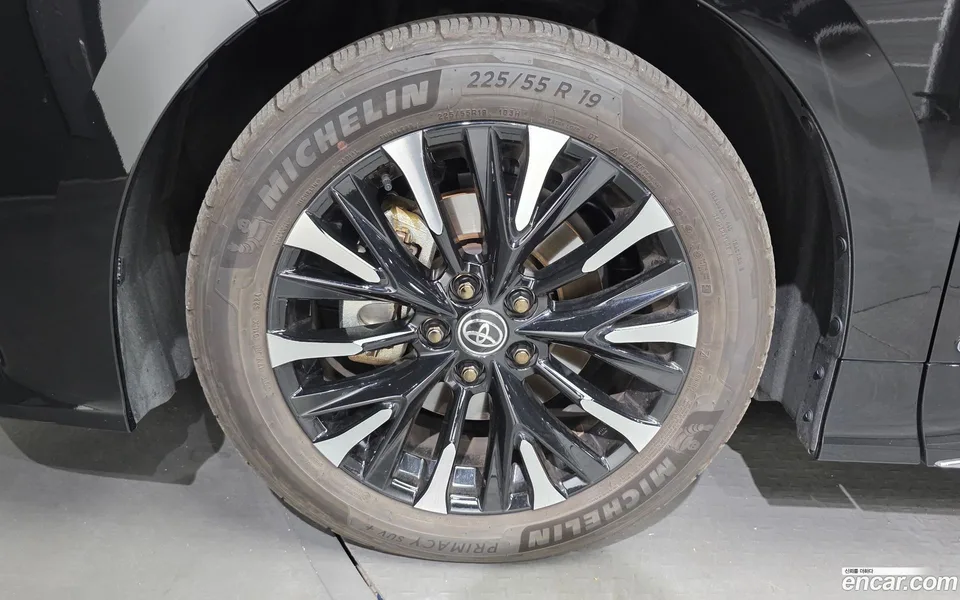 Toyota Alphard 2.5 HEV AWD 2025 — thumbnail 5