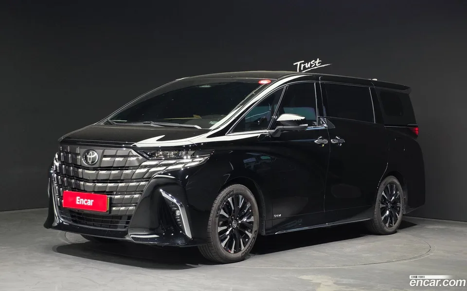 Toyota Alphard 2.5 HEV AWD 2025 — photo 1, buy with delivery to Moscow