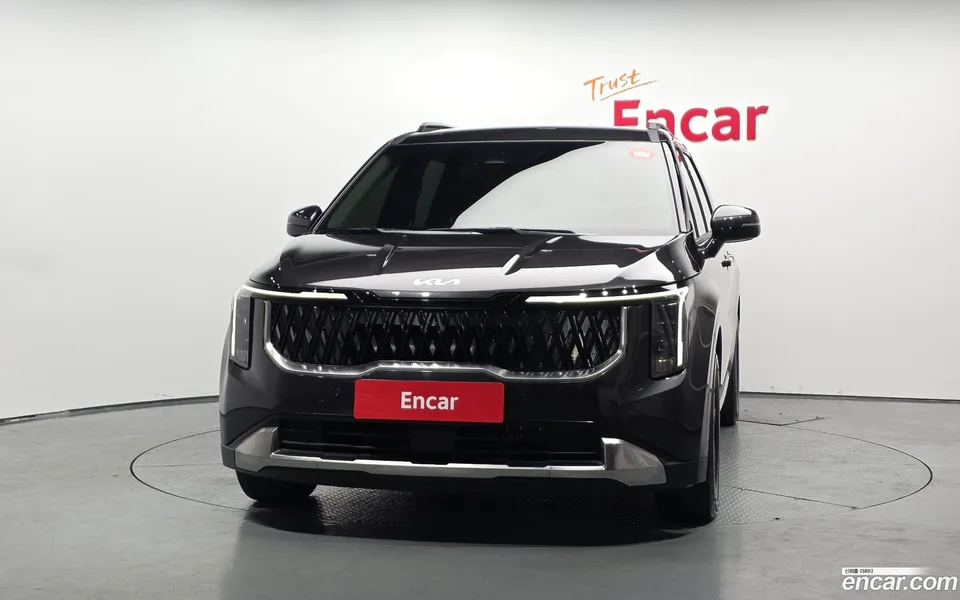 Kia Carnival 9 2023 — thumbnail 3