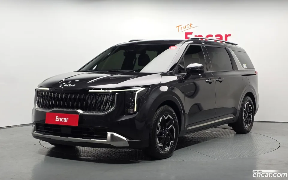 Kia Carnival 9 2023 — photo 1, buy with delivery to Moscow