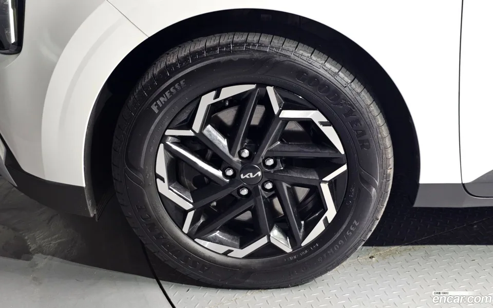 Kia Carnival 9 2024 — thumbnail 2