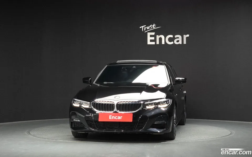 BMW 3 Series 320i M 2022 — thumbnail 3