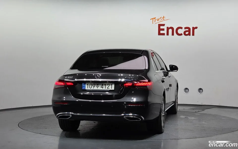 Mercedes-Benz E-Class E350 4MATIC 2022 — thumbnail 4