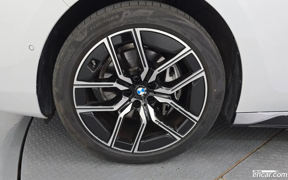 BMW 7 Series 740d xDrive M 2025 — thumbnail 5