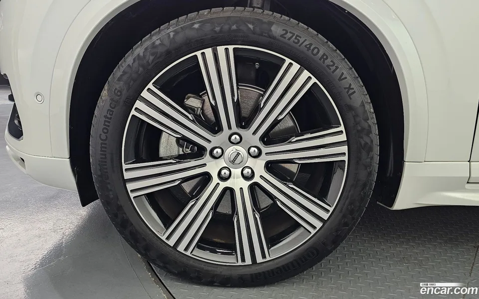 Volvo XC90 T8 2023 — thumbnail 2