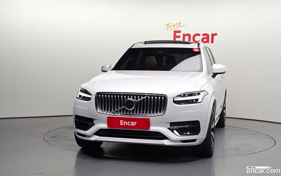 Volvo XC90 T8 2023 — thumbnail 3