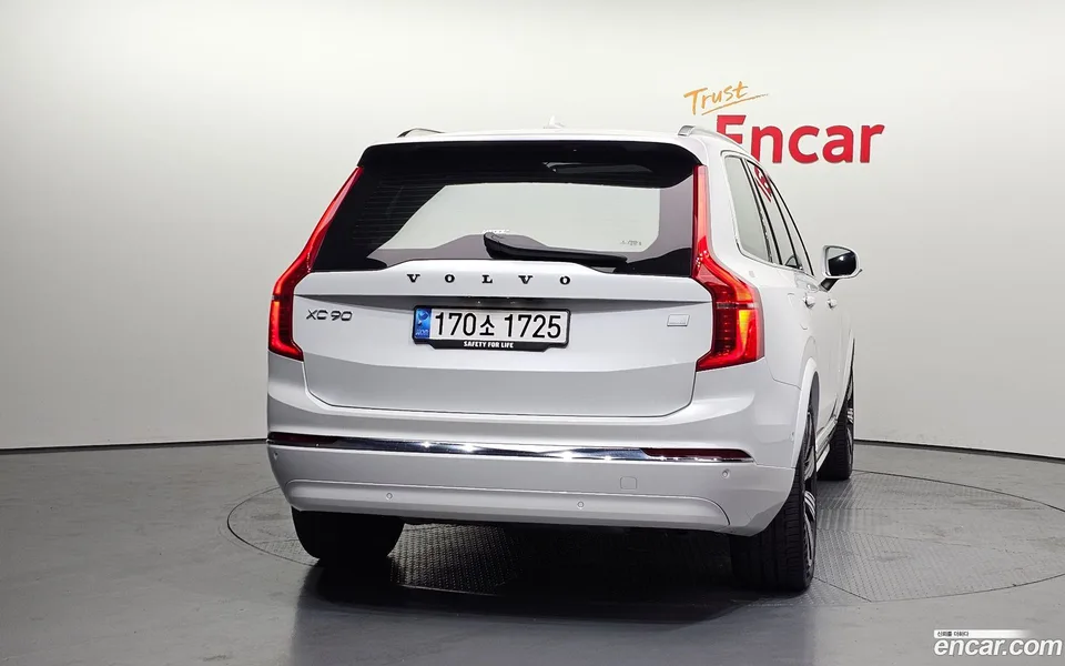 Volvo XC90 T8 2023 — thumbnail 4