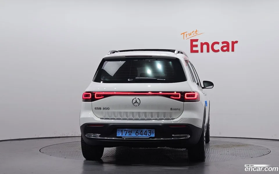 Mercedes-Benz EQB EQB300 4MATIC 2024 — thumbnail 4