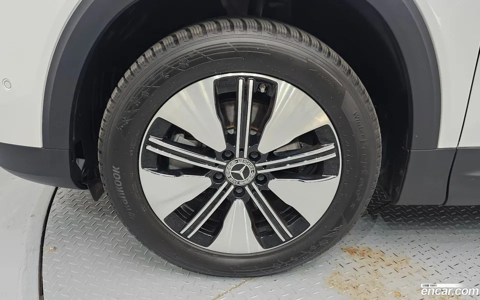 Mercedes-Benz EQB EQB300 4MATIC 2024 — thumbnail 5