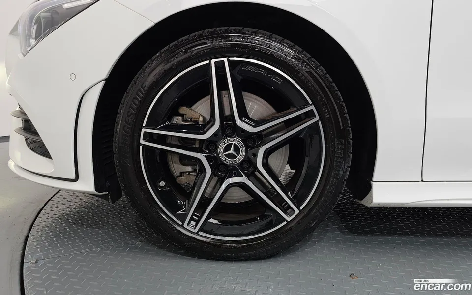Mercedes-Benz CLA-Class CLA250 4MATIC 2023 — thumbnail 5