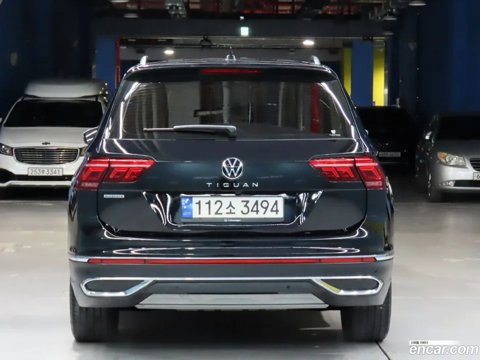 Volkswagen Tiguan Allspace 2.0 TSI 2022 — thumbnail 3