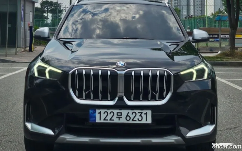 BMW X1 sDrive 20i xLine 2023 — thumbnail 3
