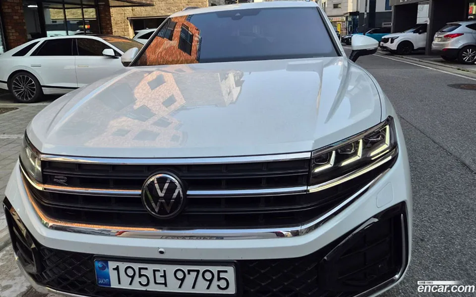 Volkswagen Touareg 3.0 TDI R-Line 2024 — thumbnail 3