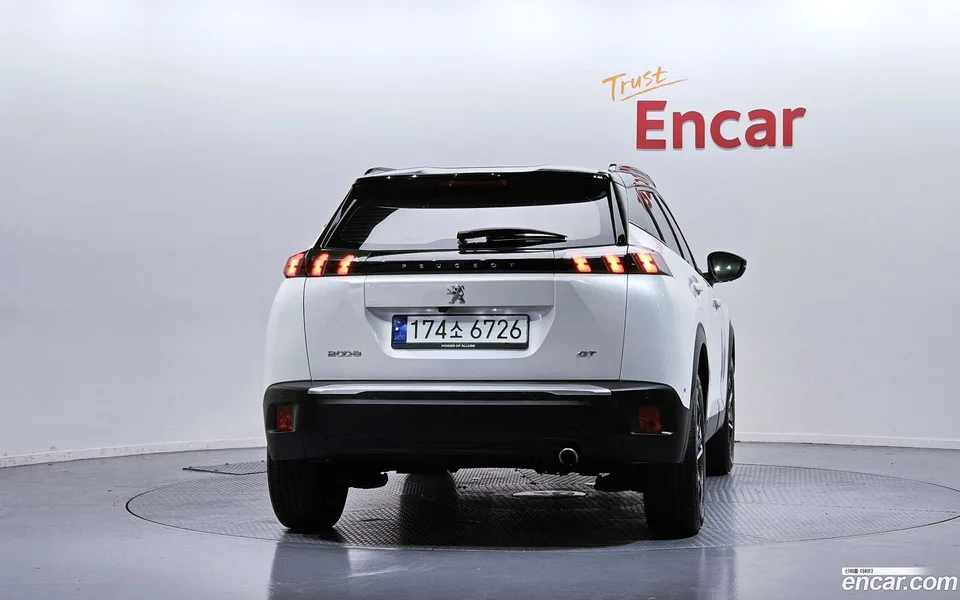 Peugeot 2008 1.5 BlueHDi GT 2023 — thumbnail 4