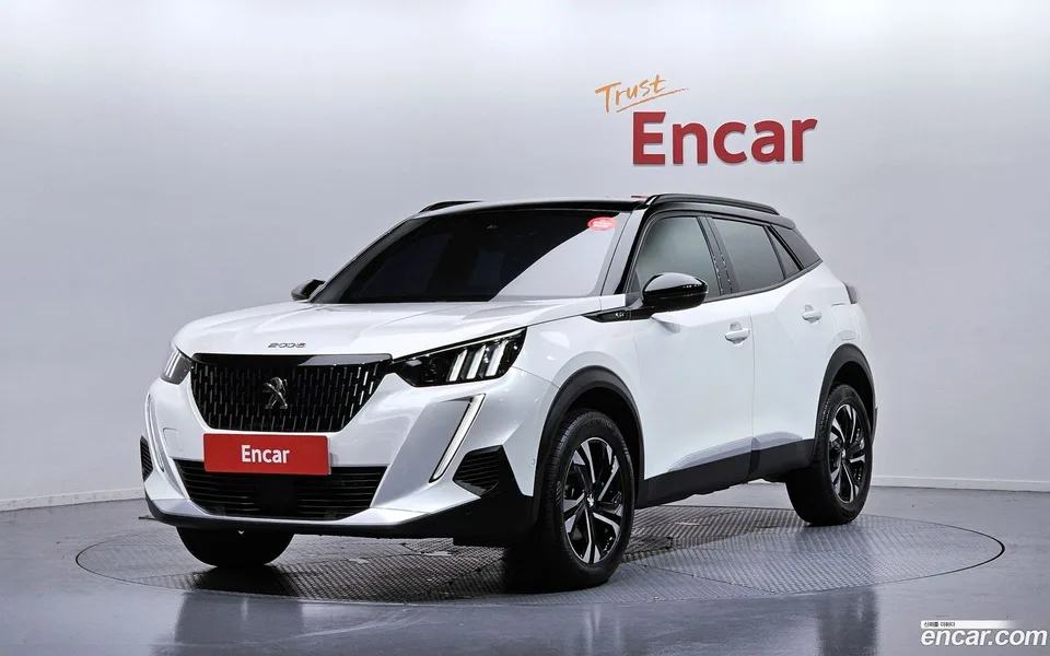 Peugeot 2008 1.5 BlueHDi GT 2023 — photo 1, buy with delivery to Moscow
