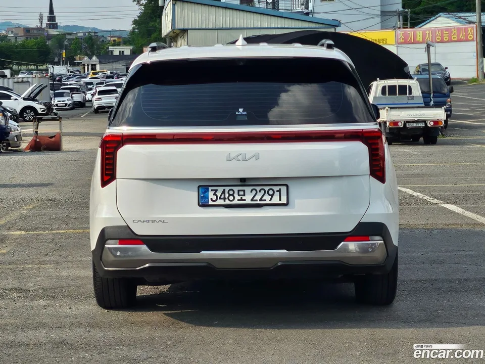 Kia Carnival 9 2024 — thumbnail 2