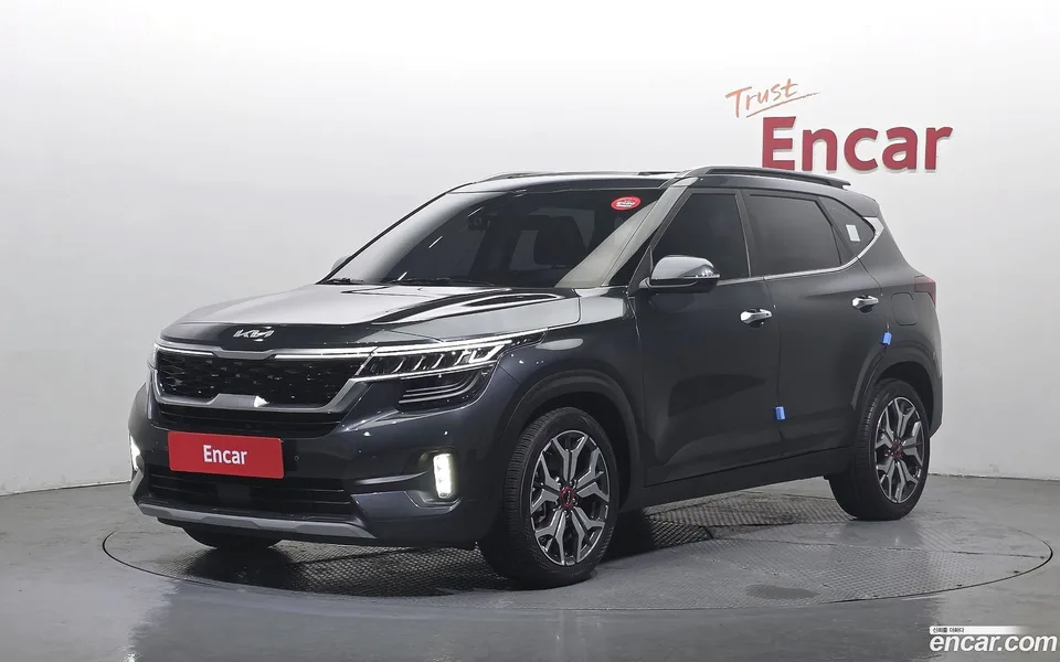 Kia Seltos 1.6 2WD 2022 — photo 1, buy with delivery to Moscow