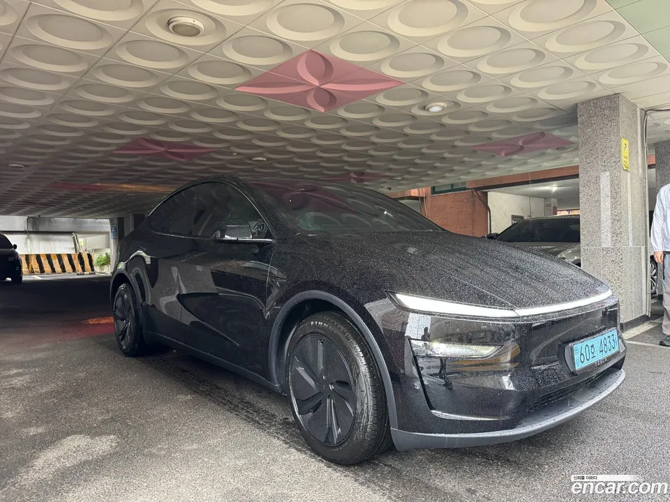 Tesla Model Y RWD 2026 — photo 1, buy with delivery to Moscow