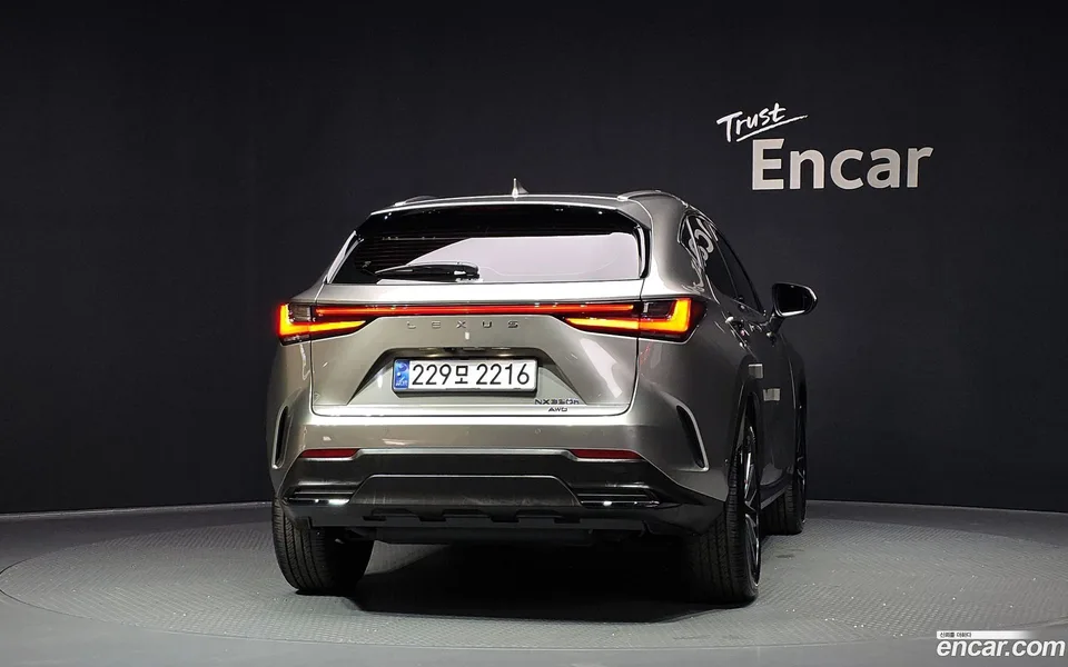 Lexus NX 350h 2025 — thumbnail 4