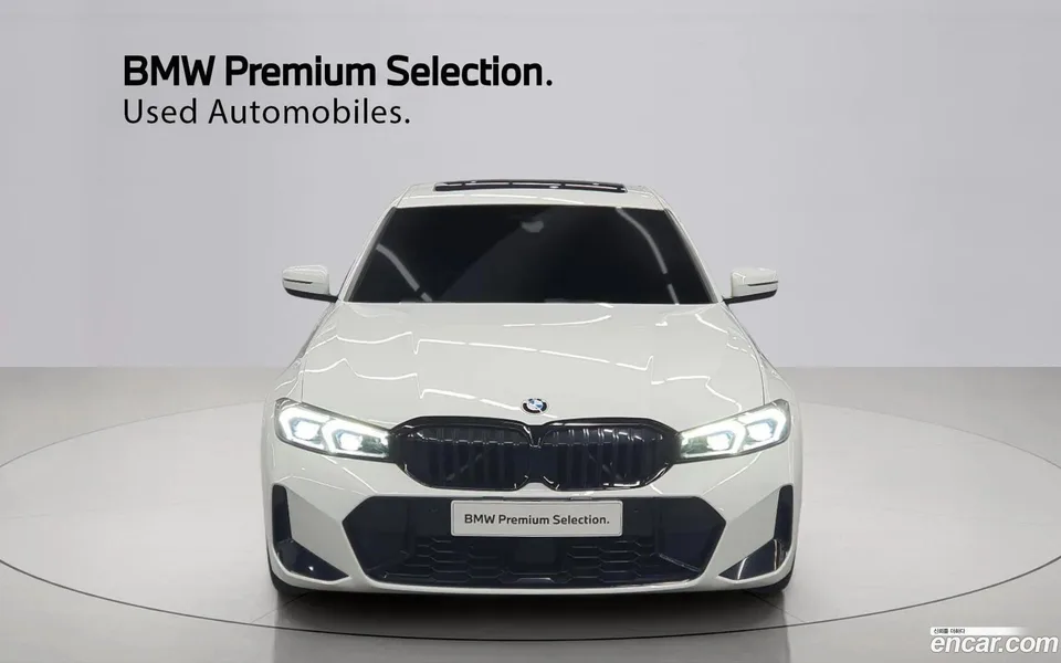 BMW 3 Series 320i M 2023 — thumbnail 3