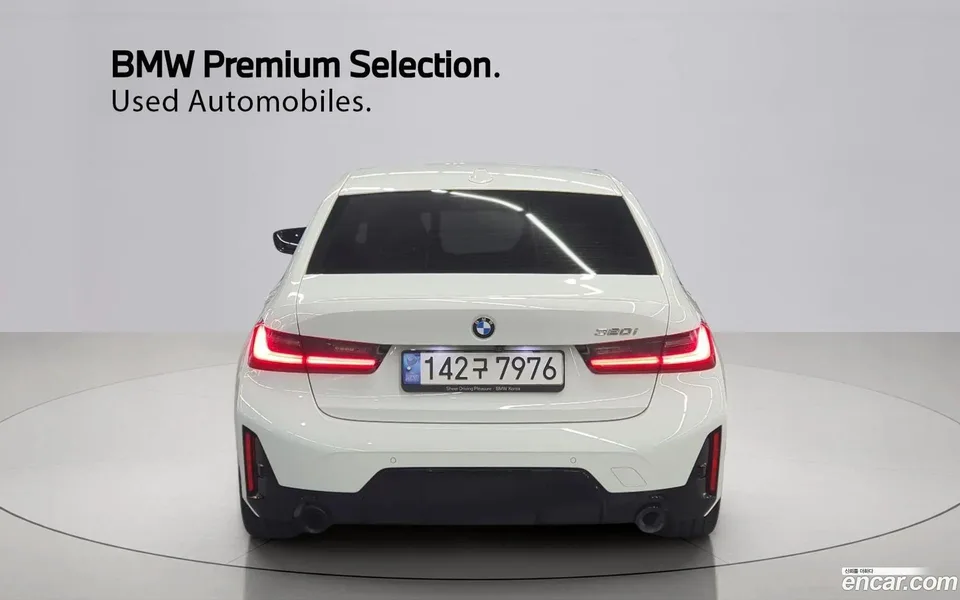 BMW 3 Series 320i M 2023 — thumbnail 4
